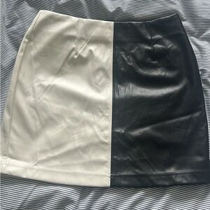 Women's mini leather skirt brand new never worn